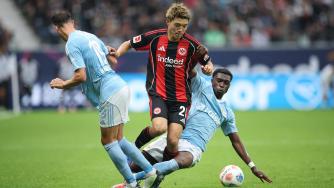 虽然他在首 虽然他在首